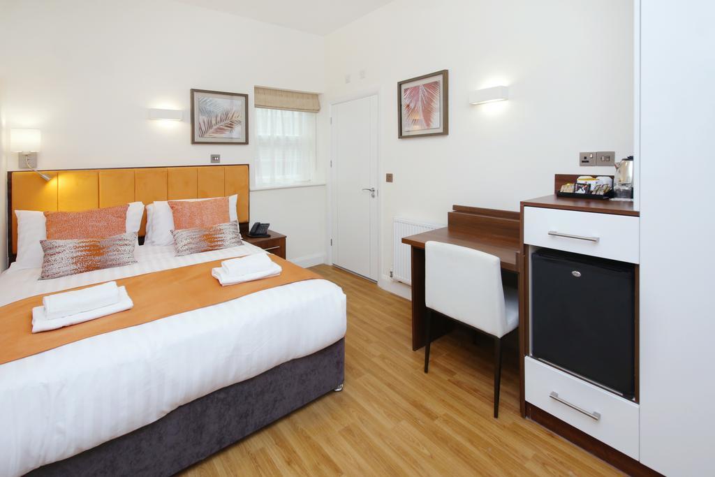 Imperial Guest House Ltd. Hounslow Room photo
